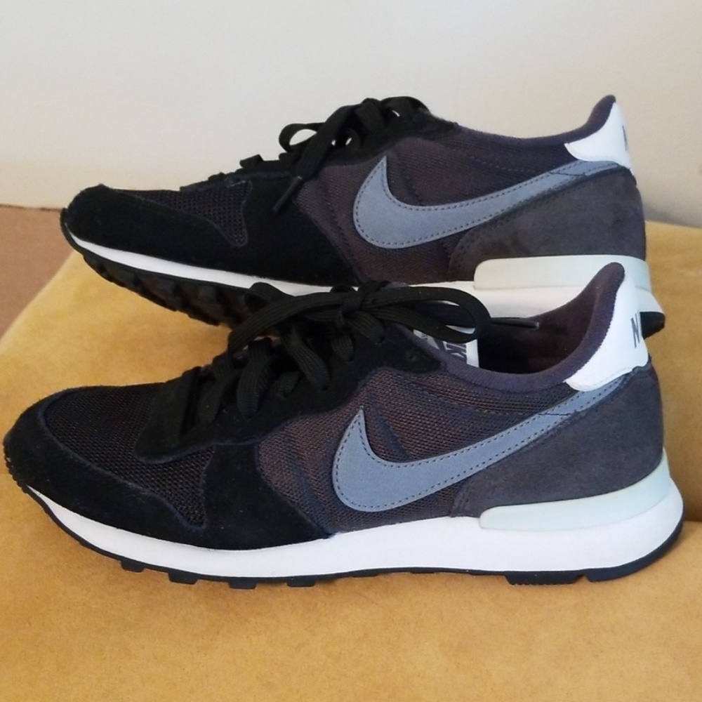 Nike Internationalist